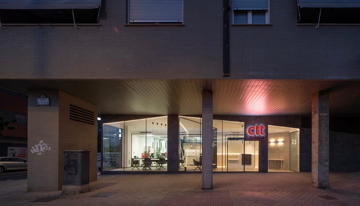 CTT Express Fachada · Oficinas, Granada — imagen 7